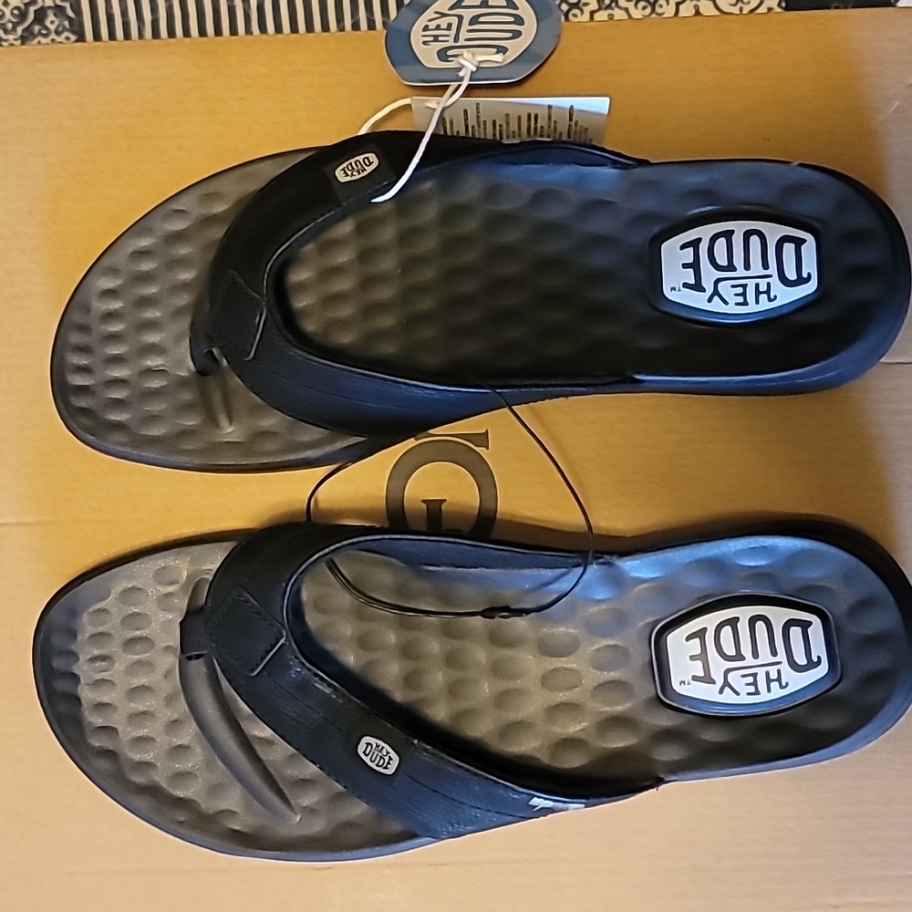 Hey dude womens flip flops size 8